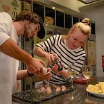 Grand Your With Common Kitchens With Self Check-in Готель