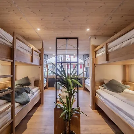 Grand Your With Common Kitchens With Self Check-in 4*