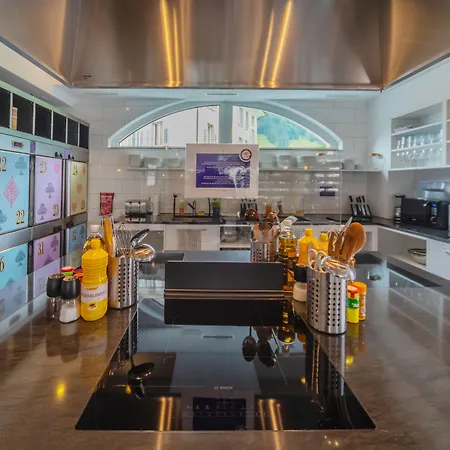 Grand Your With Common Kitchens With Self Check-in Hotel