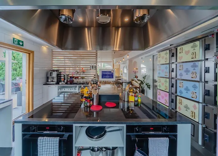 Grand Your With Common Kitchens With Self Check-in Hotel