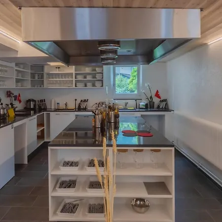 Szálloda Grand Your With Common Kitchens With Self Check-in