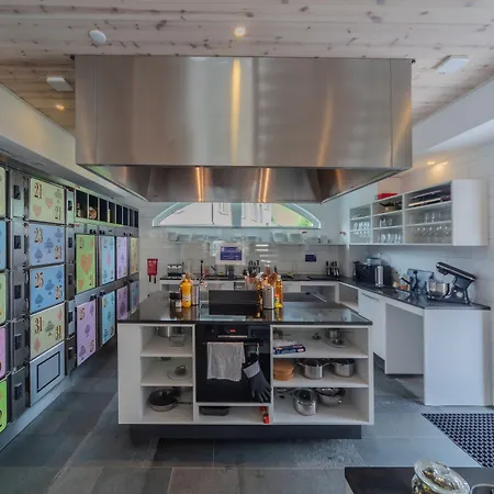 Grand Your With Common Kitchens With Self Check-in 3*