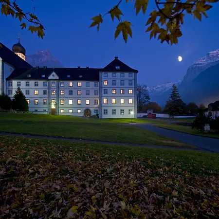 Grand Your With Common Kitchens With Self Check-in Szálloda