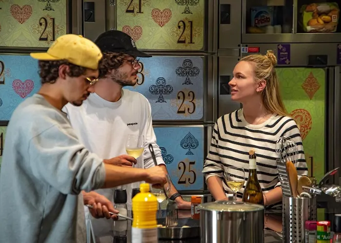 Grand Your With Common Kitchens With Self Check-in Hotel