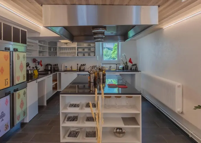 Hotel Grand Your With Common Kitchens With Self Check-in