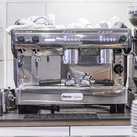 Grand Your With Common Kitchens With Self Check-in 3* انغلبرغ